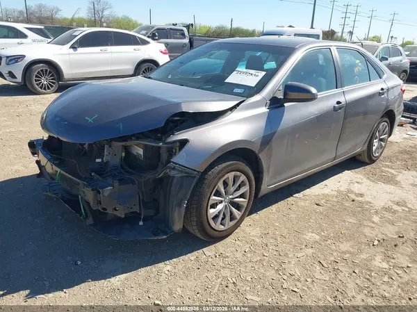 4T1BF1FK0GU999532 2016 TOYOTA CAMRY - Image 2