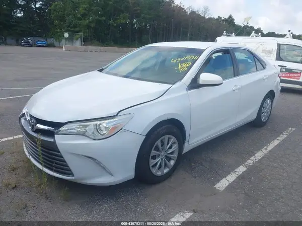 4T1BF1FK0HU268567 2017 TOYOTA CAMRY - Image 2