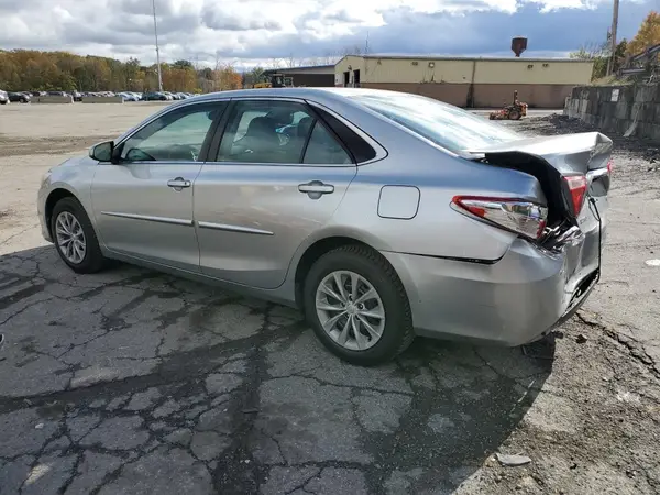 4T1BF1FK0HU268682 2017 TOYOTA CAMRY - Image 2