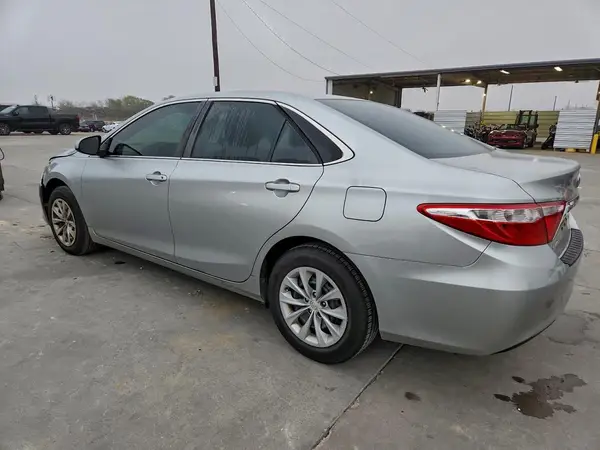 4T1BF1FK0HU269606 2017 TOYOTA CAMRY - Image 2