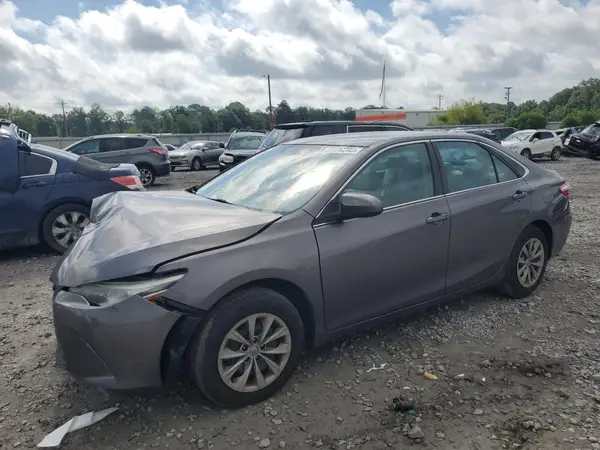 4T1BF1FK0HU272683 2017 TOYOTA CAMRY - Image 1