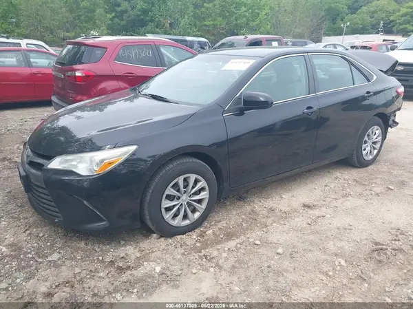 4T1BF1FK0HU276216 2017 TOYOTA CAMRY - Image 2
