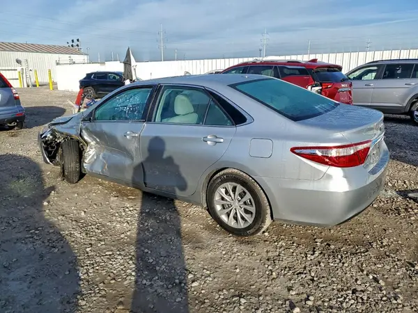 4T1BF1FK0HU277656 2017 TOYOTA CAMRY - Image 2