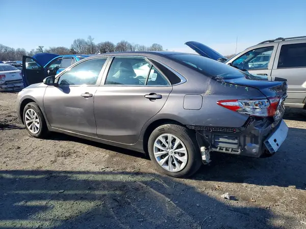 4T1BF1FK0HU279472 2017 TOYOTA CAMRY - Image 2