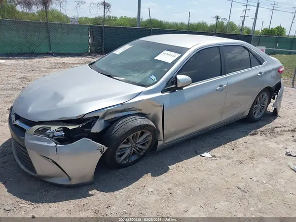 4T1BF1FK0HU279620 2017 TOYOTA CAMRY - Image 2