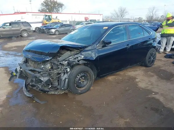 4T1BF1FK0HU280069 2017 TOYOTA CAMRY - Image 2