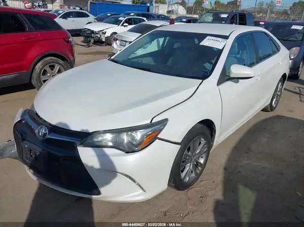 4T1BF1FK0HU282372 2017 TOYOTA CAMRY - Image 2