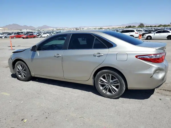 4T1BF1FK0HU284056 2017 TOYOTA CAMRY - Image 2