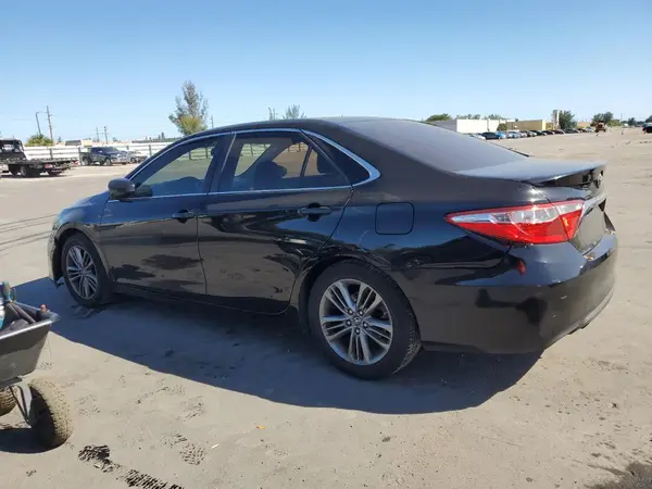 4T1BF1FK0HU285093 2017 TOYOTA CAMRY - Image 2