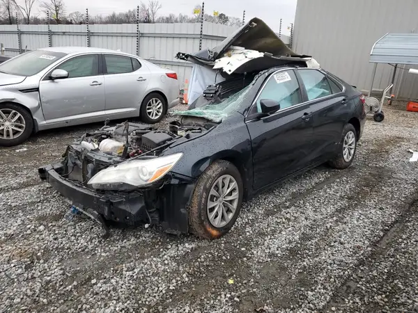 4T1BF1FK0HU285143 2017 TOYOTA CAMRY - Image 1