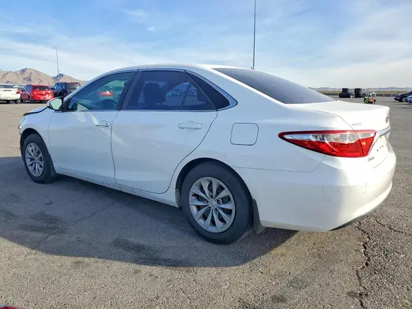 4T1BF1FK0HU289774 2017 TOYOTA CAMRY - Image 2