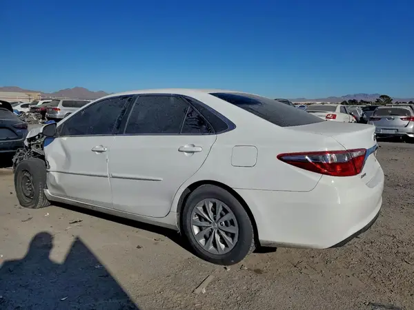 4T1BF1FK0HU291590 2017 TOYOTA CAMRY - Image 2