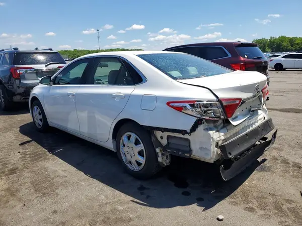 4T1BF1FK0HU294117 2017 TOYOTA CAMRY - Image 2