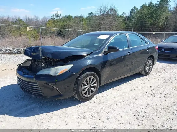 4T1BF1FK0HU295302 2017 TOYOTA CAMRY - Image 2