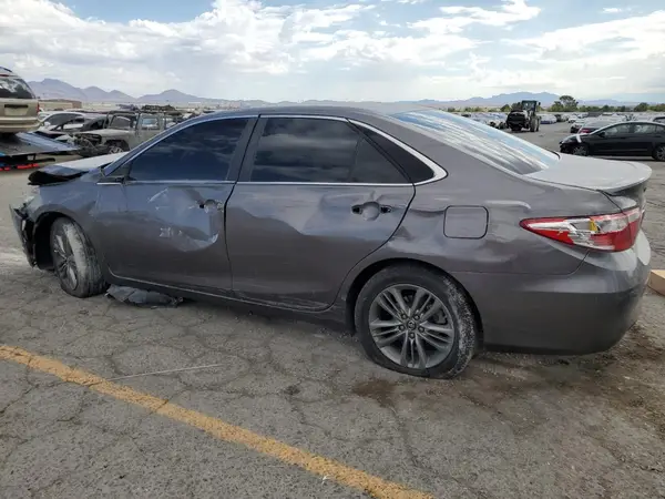 4T1BF1FK0HU296420 2017 TOYOTA CAMRY - Image 2
