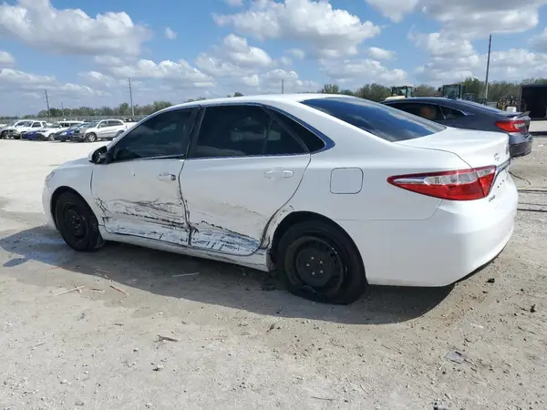 4T1BF1FK0HU297910 2017 TOYOTA CAMRY - Image 2