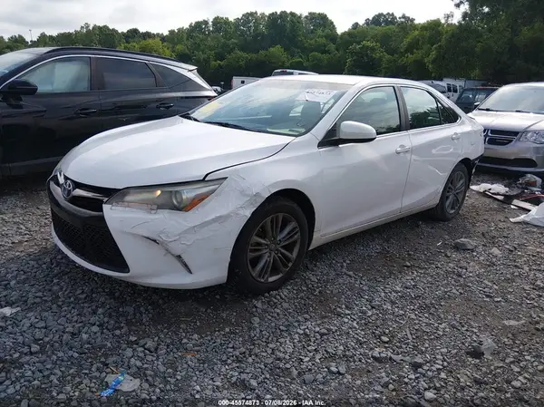 4T1BF1FK0HU300823 2017 TOYOTA CAMRY - Image 2