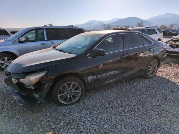 4T1BF1FK0HU301986 2017 TOYOTA CAMRY - Image 1