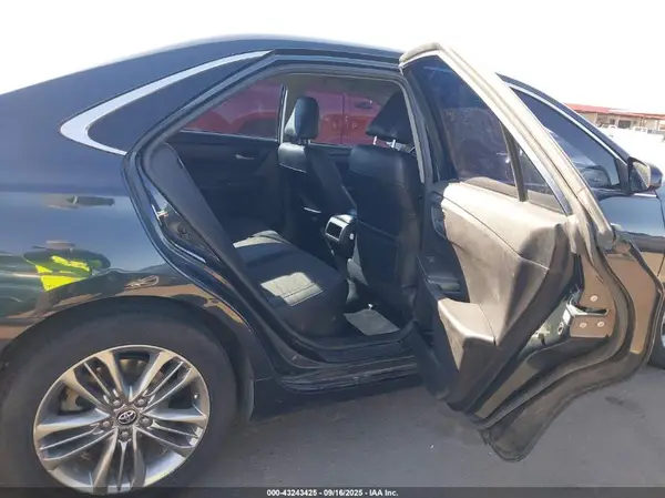 4T1BF1FK0HU302393 2017 TOYOTA CAMRY - Image 8