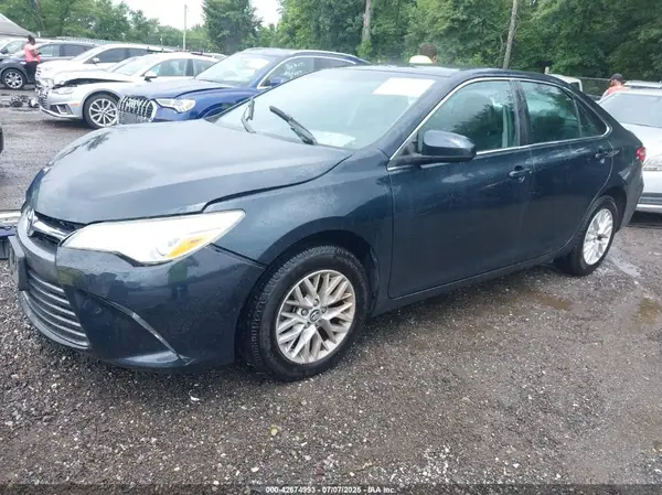 4T1BF1FK0HU302619 2017 TOYOTA CAMRY - Image 2