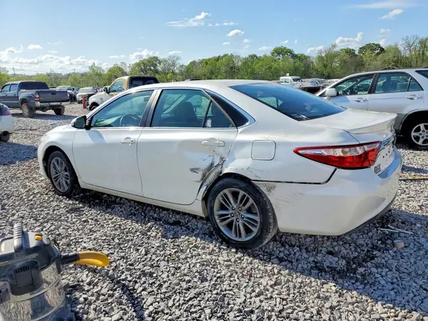4T1BF1FK0HU304712 2017 TOYOTA CAMRY - Image 2