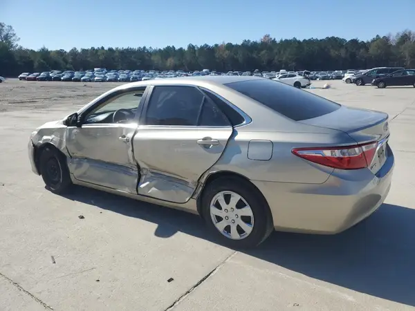 4T1BF1FK0HU305794 2017 TOYOTA CAMRY - Image 2