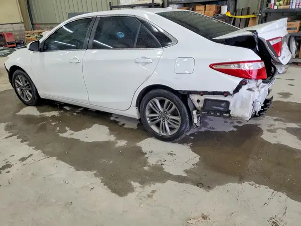4T1BF1FK0HU306329 2017 TOYOTA CAMRY - Image 2