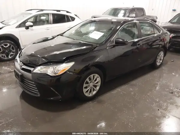 4T1BF1FK0HU306511 2017 TOYOTA CAMRY - Image 2