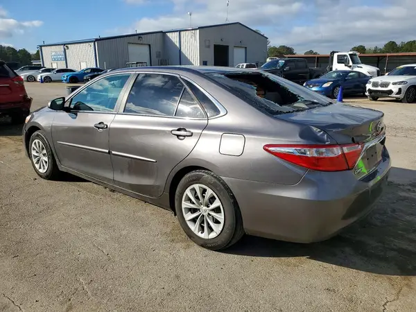 4T1BF1FK0HU308534 2017 TOYOTA CAMRY - Image 2