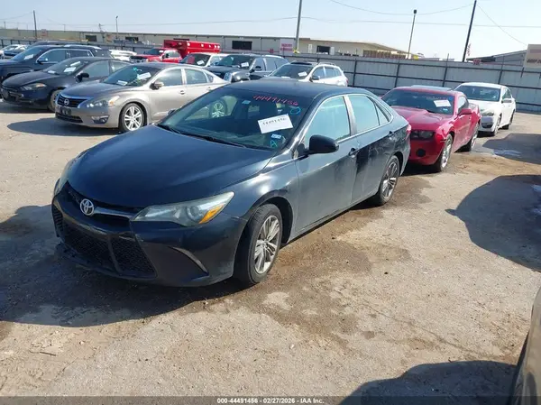 4T1BF1FK0HU309537 2017 TOYOTA CAMRY - Image 2