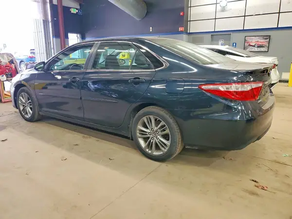 4T1BF1FK0HU310669 2017 TOYOTA CAMRY - Image 2