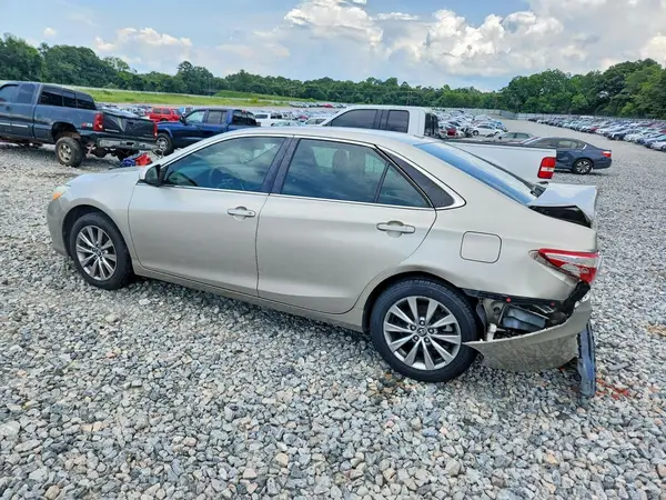 4T1BF1FK0HU311448 2017 TOYOTA CAMRY - Image 2