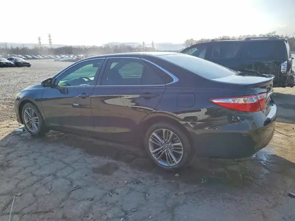 4T1BF1FK0HU313992 2017 TOYOTA CAMRY - Image 2