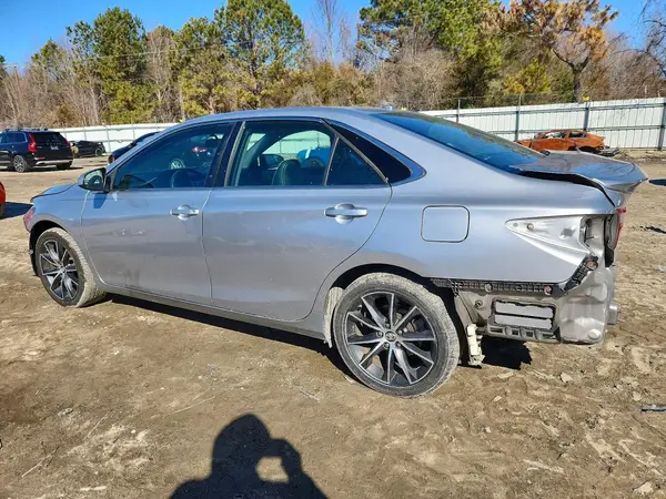 4T1BF1FK0HU317508 2017 TOYOTA CAMRY - Image 2