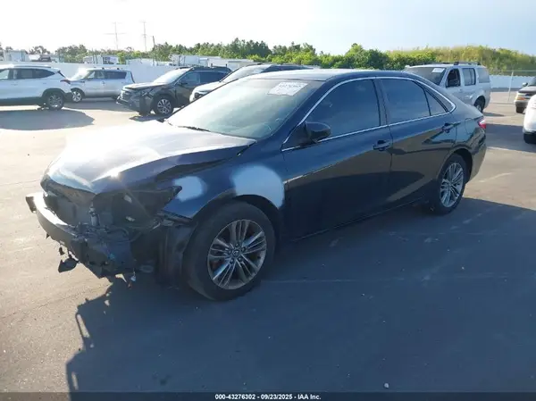 4T1BF1FK0HU317539 2017 TOYOTA CAMRY - Image 2