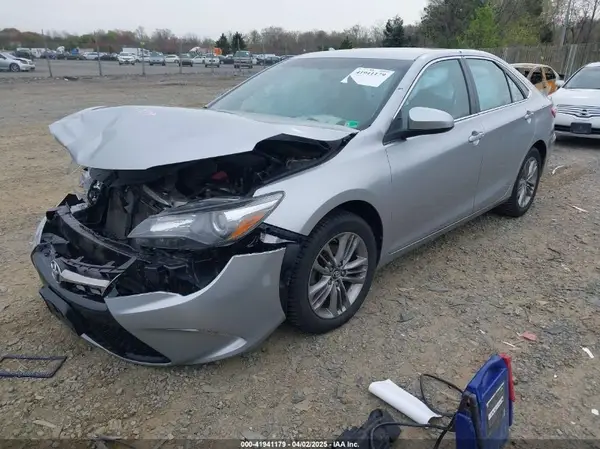 4T1BF1FK0HU321025 2017 TOYOTA CAMRY - Image 2