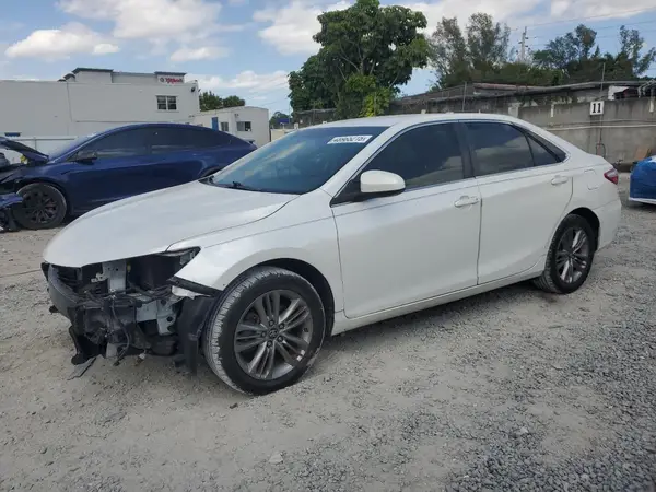 4T1BF1FK0HU321042 2017 TOYOTA CAMRY - Image 1