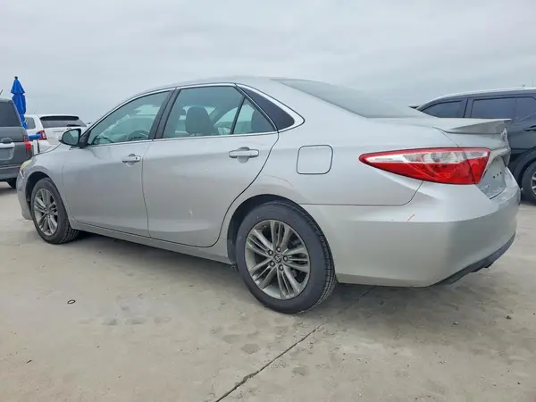 4T1BF1FK0HU321591 2017 TOYOTA CAMRY - Image 2