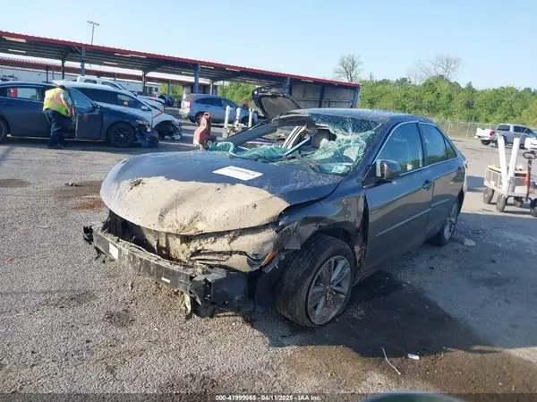 4T1BF1FK0HU325334 2017 TOYOTA CAMRY - Image 2