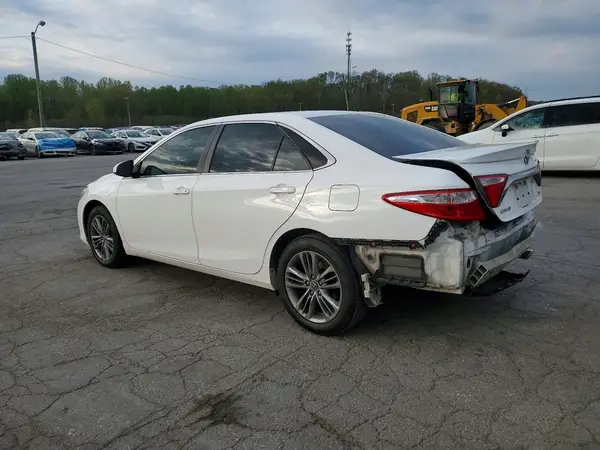 4T1BF1FK0HU327987 2017 TOYOTA CAMRY - Image 2
