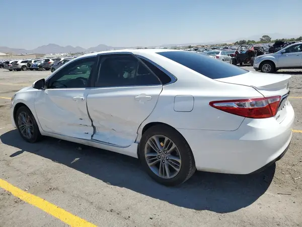 4T1BF1FK0HU330193 2017 TOYOTA CAMRY - Image 2