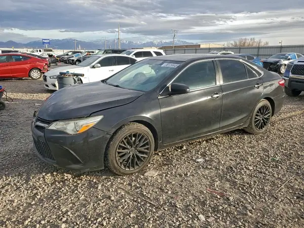4T1BF1FK0HU332221 2017 TOYOTA CAMRY - Image 1