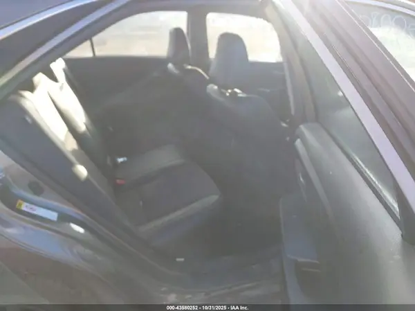 4T1BF1FK0HU332641 2017 TOYOTA CAMRY - Image 8
