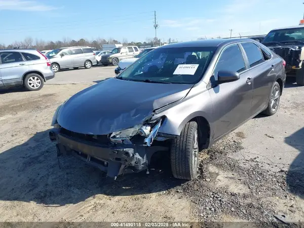 4T1BF1FK0HU333353 2017 TOYOTA CAMRY - Image 2
