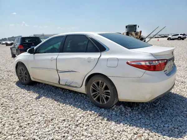 4T1BF1FK0HU334647 2017 TOYOTA CAMRY - Image 2