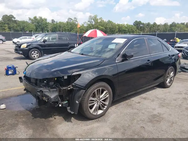 4T1BF1FK0HU334678 2017 TOYOTA CAMRY - Image 2