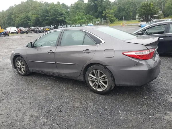4T1BF1FK0HU335877 2017 TOYOTA CAMRY - Image 2