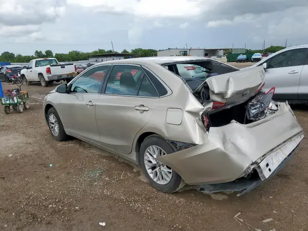 4T1BF1FK0HU335894 2017 TOYOTA CAMRY - Image 2