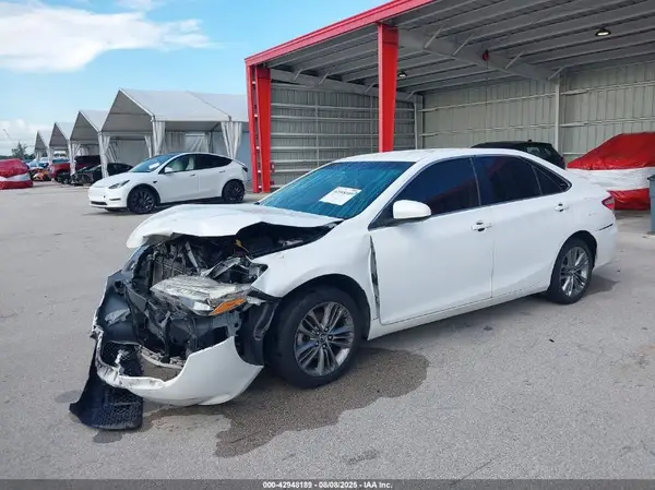 4T1BF1FK0HU336754 2017 TOYOTA CAMRY - Image 2
