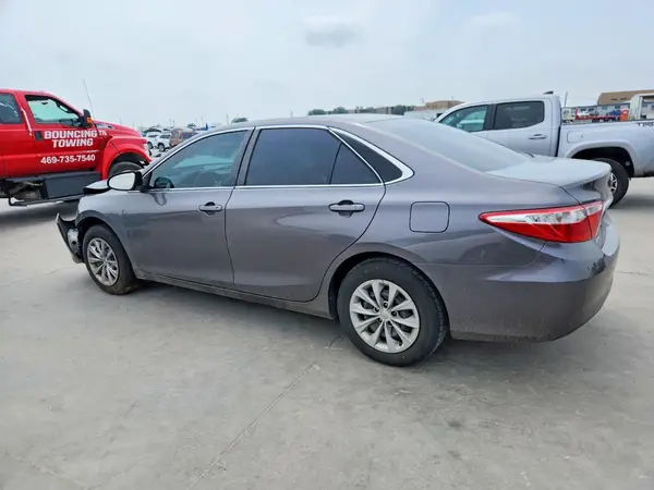 4T1BF1FK0HU337192 2017 TOYOTA CAMRY - Image 2